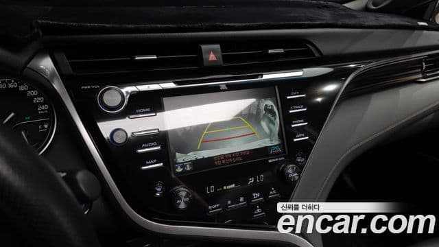 Toyota Camry 2018 — Şəkil 6/37