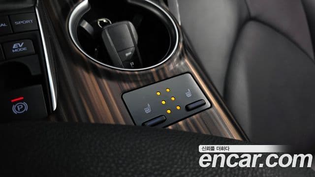 Toyota Camry 2018 — Şəkil 30/37