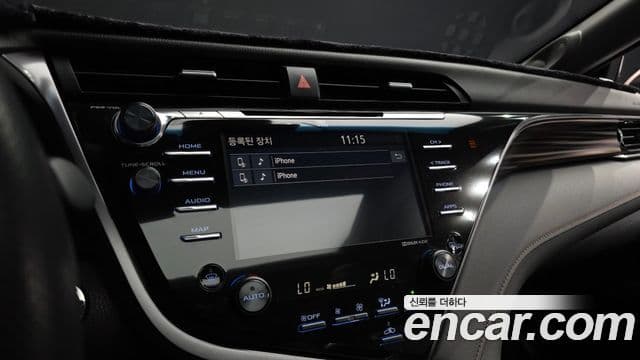 Toyota Camry 2018 — Şəkil 29/37