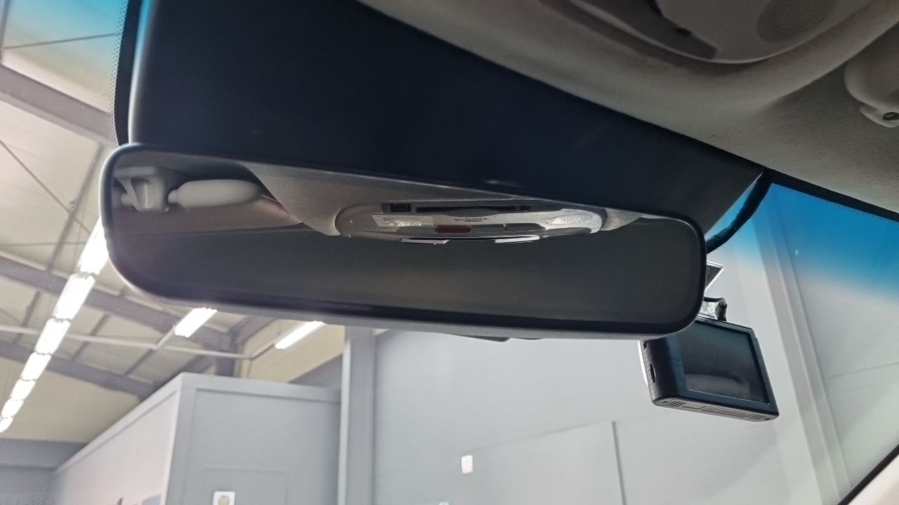 Kia Niro 2023 — ფოტო 17/18