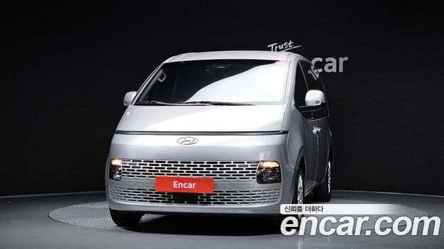Hyundai Staria 2021 — ფოტო 3/20