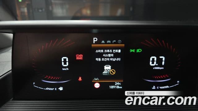Hyundai Staria 2021 — ფოტო 8/20