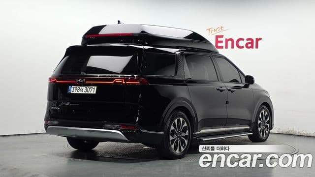 Kia Carnival 2021 — ფოტო 2/20