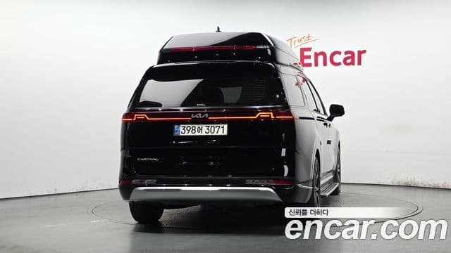 Kia Carnival 2021 — ფოტო 4/20