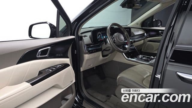 Kia Carnival 2021 — ფოტო 10/20