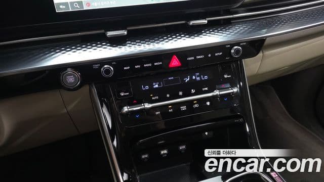 Kia Carnival 2021 — ფოტო 17/20