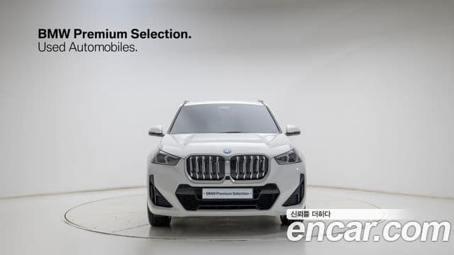 BMW iX1 2023 — ფოტო 15/20