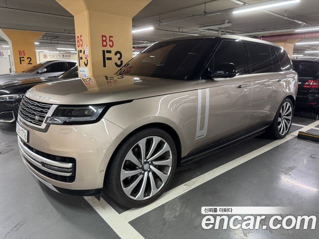 Land Rover Range Rover 2023 — ფოტო 10/10