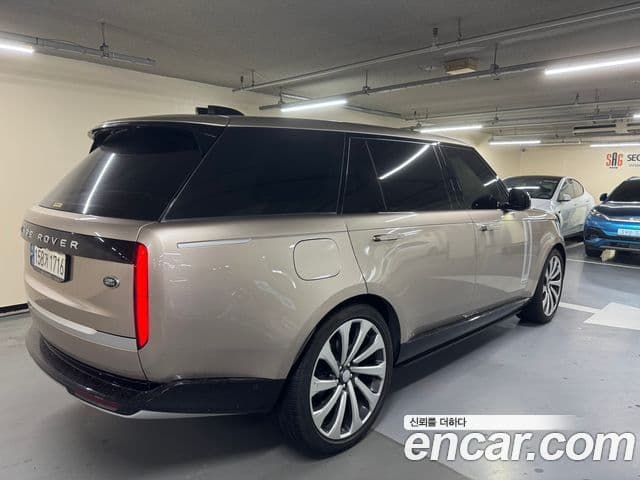 Land Rover Range Rover 2023 — ფოტო 1/10