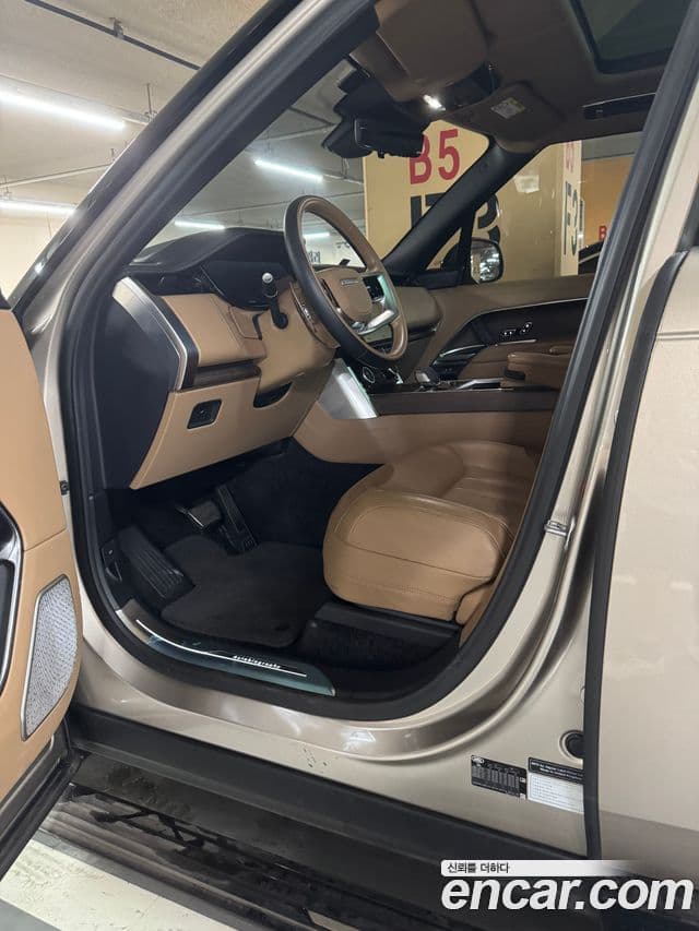 Land Rover Range Rover 2023 — ფოტო 9/10
