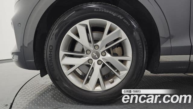 Genesis GV70 2021 — Photo 24/36
