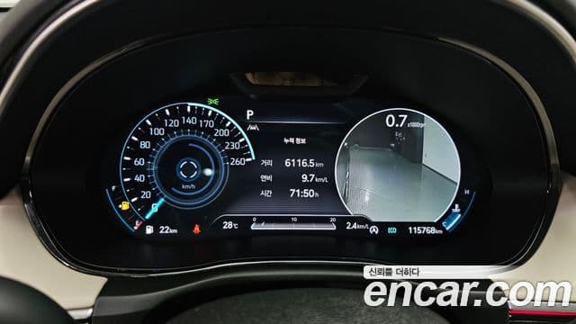 Genesis GV70 2021 — Photo 27/36