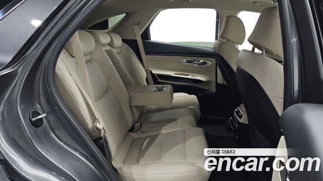Genesis GV70 2021 — Photo 16/36