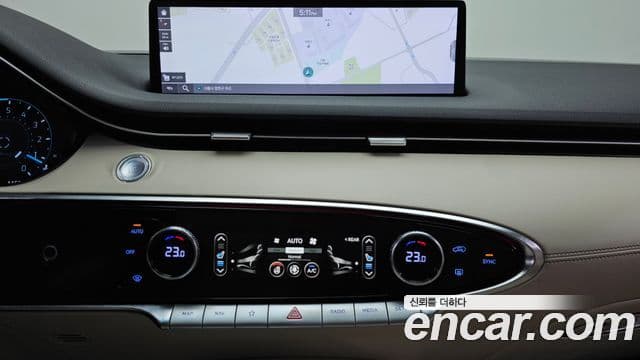 Genesis GV70 2021 — Photo 19/36