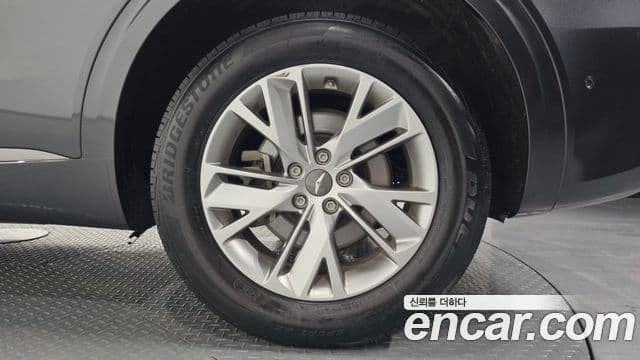 Genesis GV70 2021 — Photo 20/36
