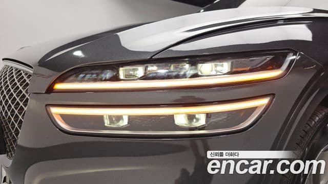 Genesis GV70 2021 — Photo 34/36