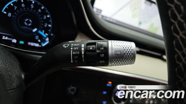 Genesis GV70 2021 — Photo 12/36