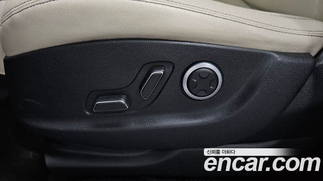 Genesis GV70 2021 — Photo 23/36