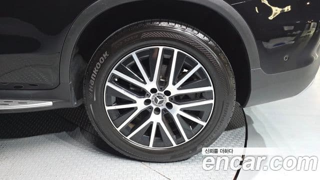 Mercedes-Benz GLC-Class 2020 — Photo 30/32