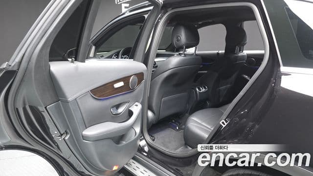 Mercedes-Benz GLC-Class 2020 — Photo 3/32