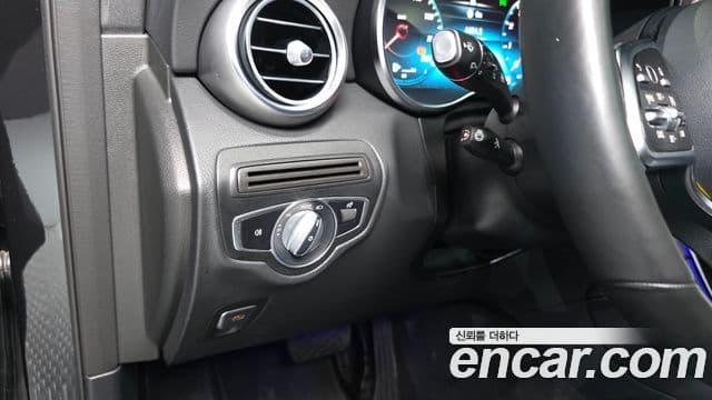 Mercedes-Benz GLC-Class 2020 — Photo 29/32