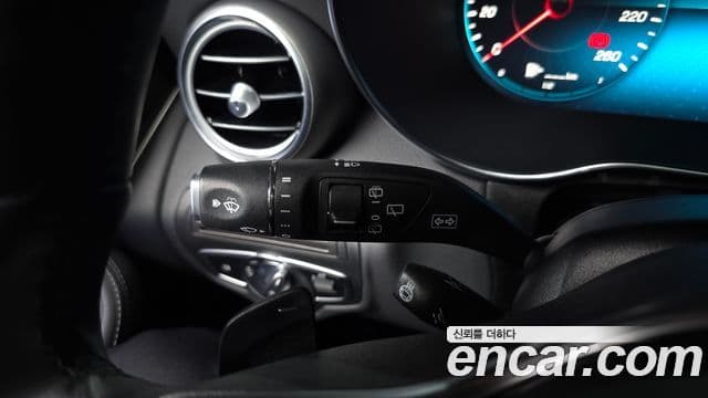 Mercedes-Benz GLC-Class 2020 — Photo 25/32