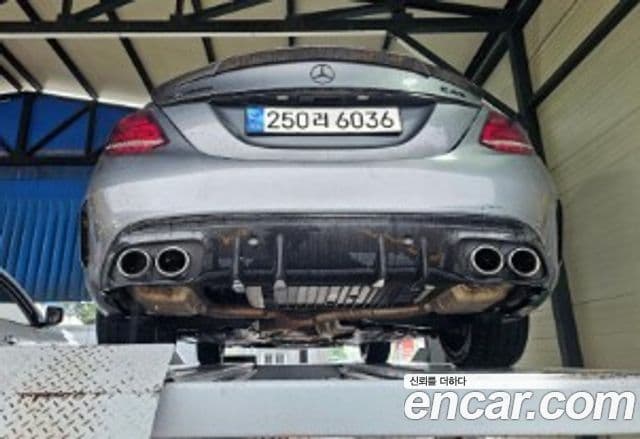 Mercedes-Benz C-Class 2018 — ფოტო 1/2