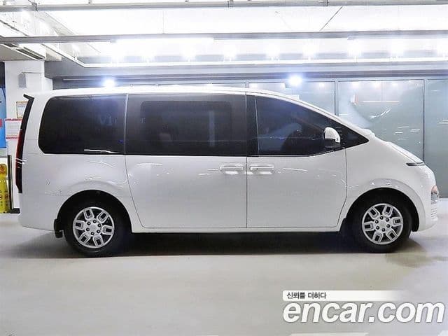 Hyundai Staria 2022 — Фото 3/19