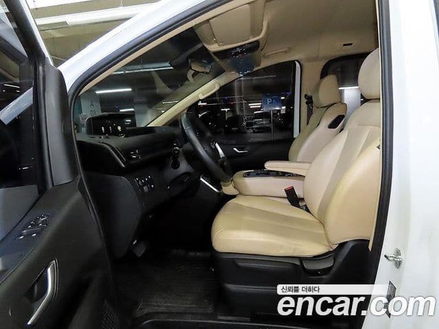 Hyundai Staria 2022 — Фото 6/19