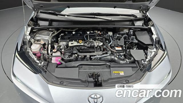 Toyota Prius 2023 — ფოტო 6/20