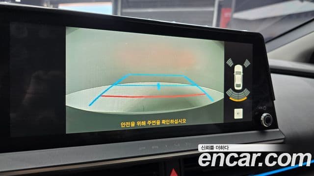 Toyota Prius 2023 — ფოტო 16/20