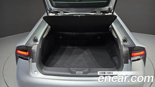 Toyota Prius 2023 — Photo 12/31