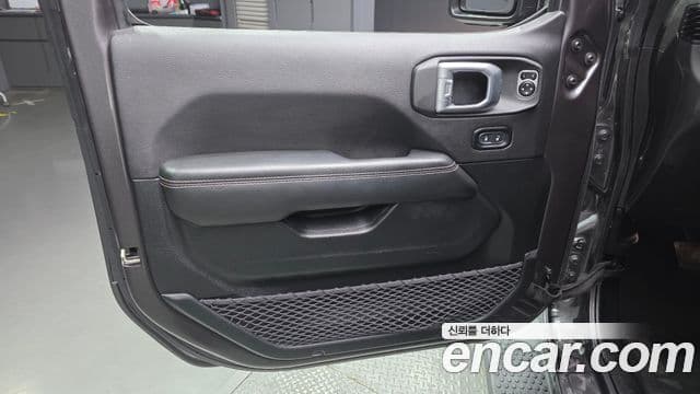 Jeep Wrangler 2020 — Şəkil 23/30