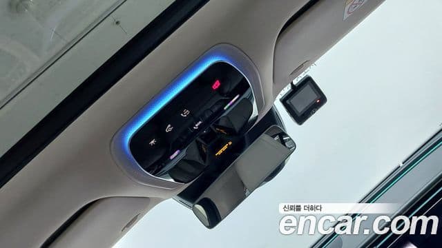 Mercedes-Benz E-Class 2024 — Фото 17/17