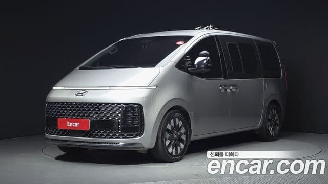 Hyundai Staria 2022 — Фото 1/20