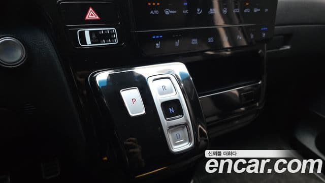 Hyundai Staria 2022 — Фото 9/20