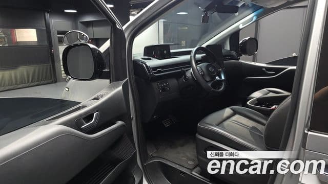 Hyundai Staria 2022 — Фото 10/20