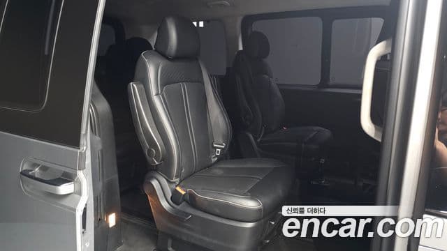 Hyundai Staria 2022 — Фото 11/20