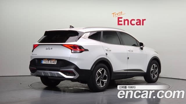 Kia Sportage 2022 — Фото 1/20