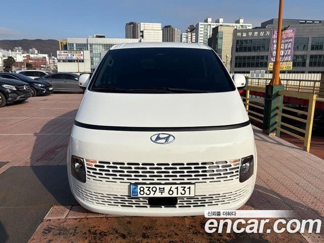 Hyundai Staria 2023 — Şəkil 3/20