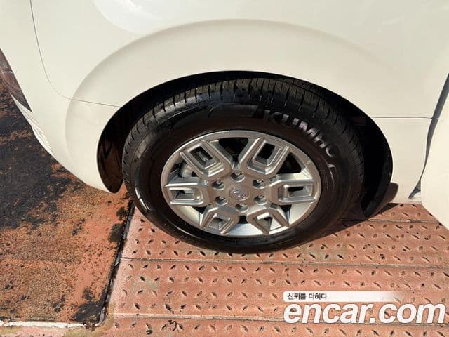 Hyundai Staria 2023 — ფოტო 5/20