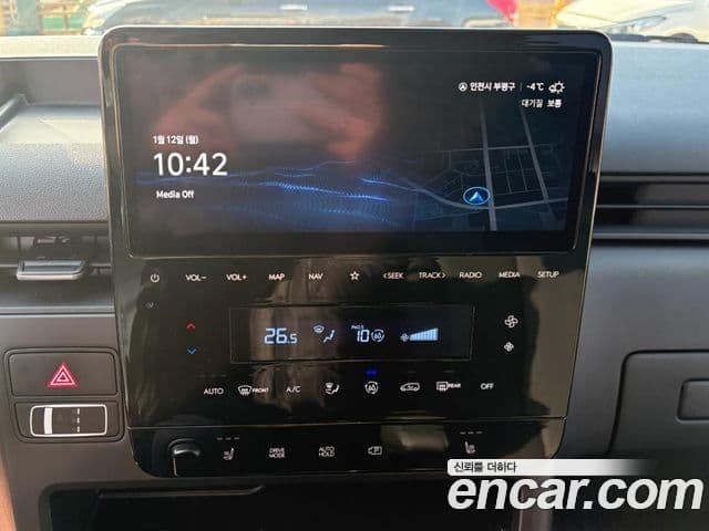 Hyundai Staria 2023 — ფოტო 13/20