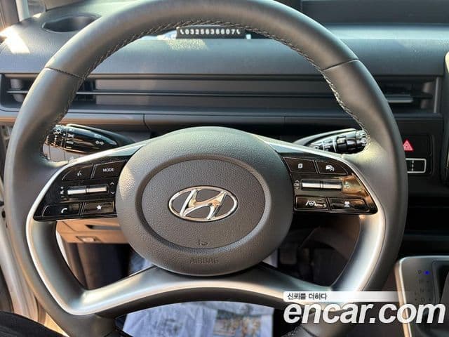 Hyundai Staria 2023 — ფოტო 14/20