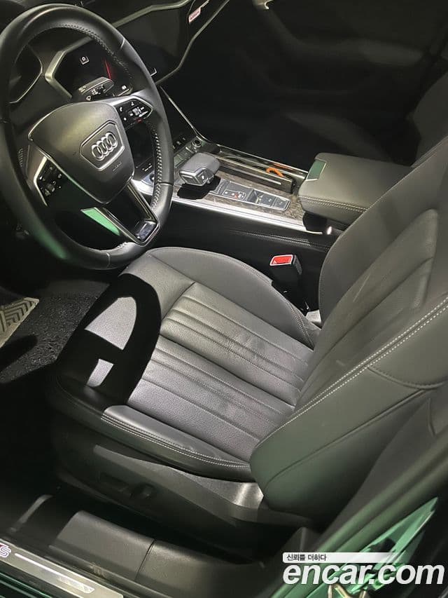 Audi A6 2021 — ფოტო 4/18