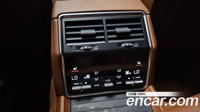 Porsche Panamera 2023 — Photo 30/33