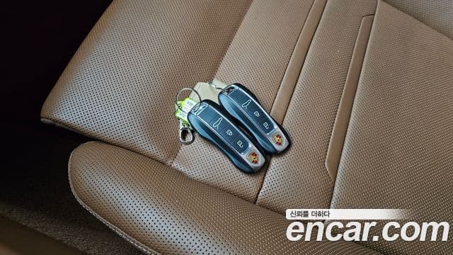 Porsche Panamera 2023 — Photo 22/33