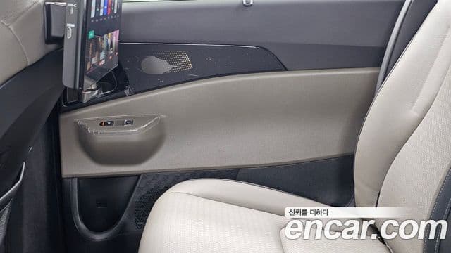Kia Carnival 2024 — Şəkil 33/39