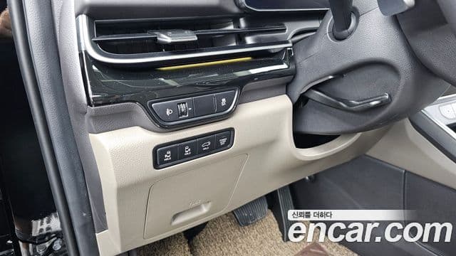 Kia Carnival 2024 — Şəkil 28/39
