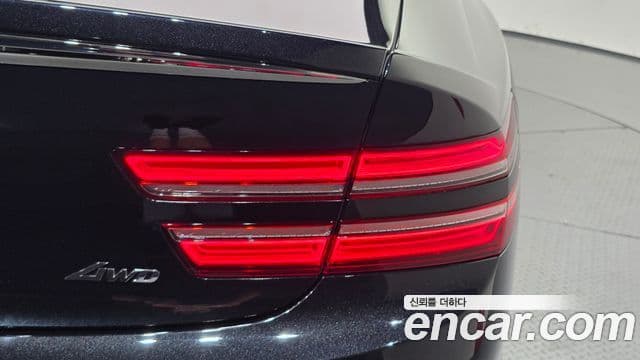 Genesis G80 2022 — ფოტო 24/31