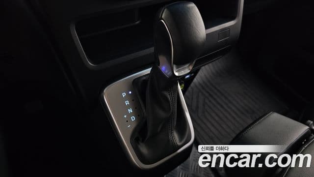Hyundai Staria 2022 — Фото 9/20